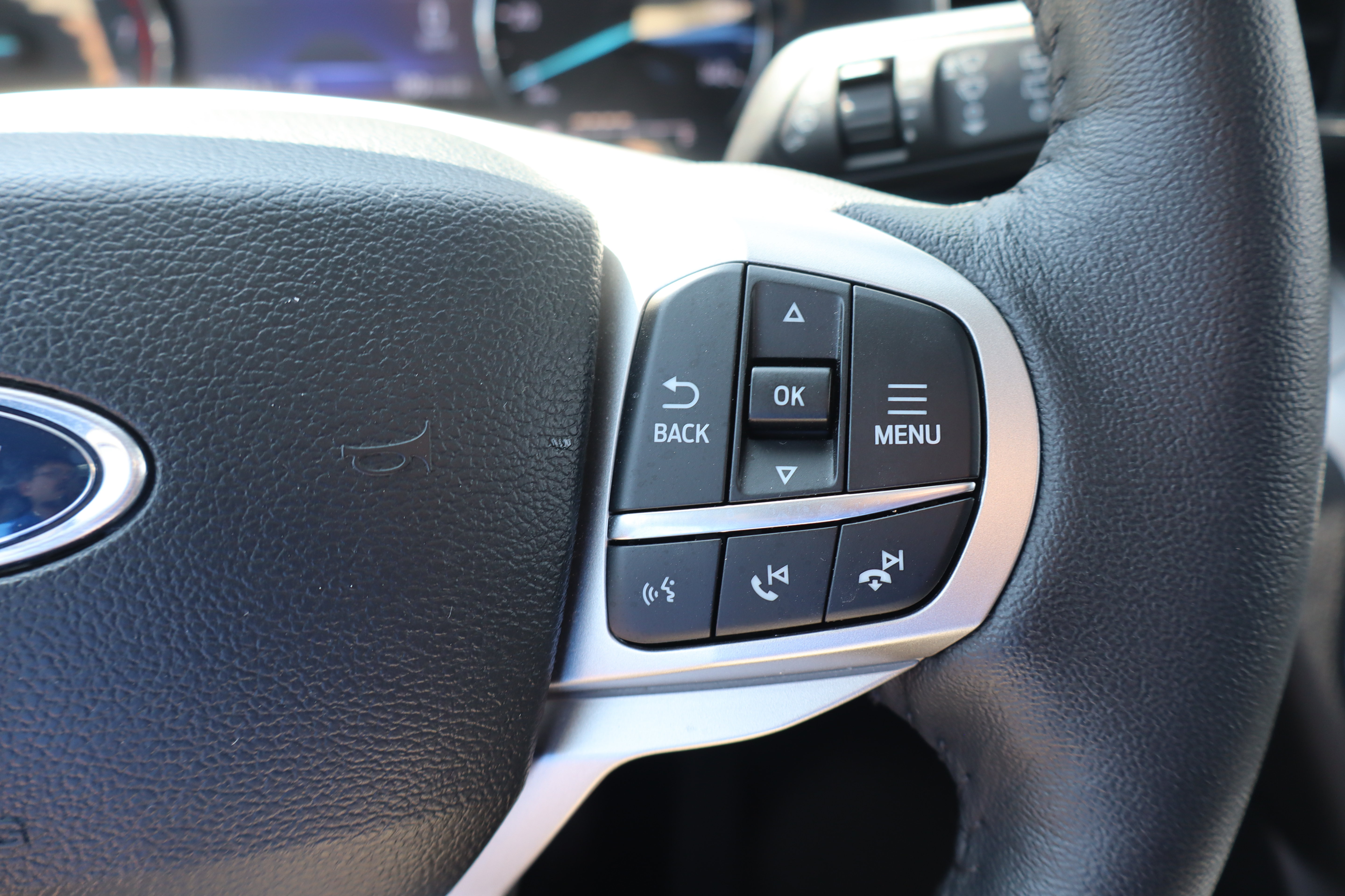 Used 2024 Ford Explorer XLT w/ Equipment Group 202A AWD/4WD image 20