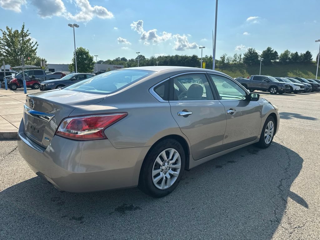 Used 2013 Nissan Altima 2.5 S FWD image 3