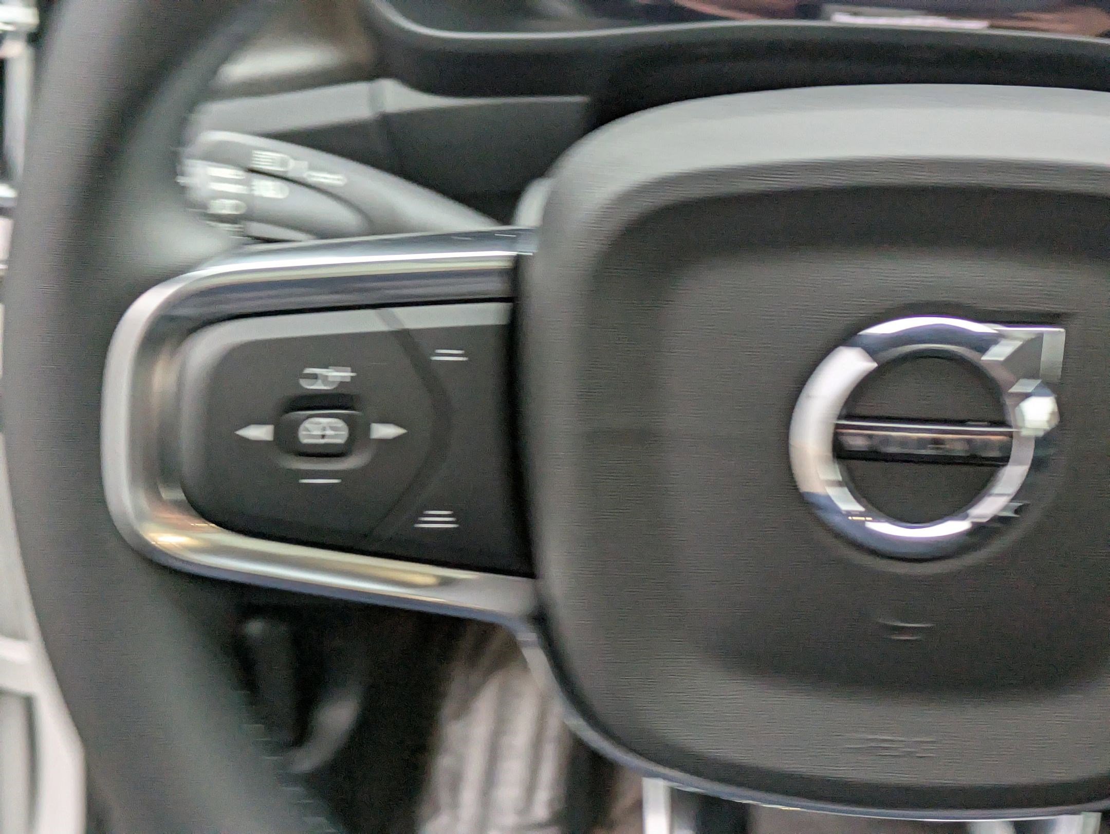 Certified 2023 Volvo C40 P8 Recharge Ultimate image 17