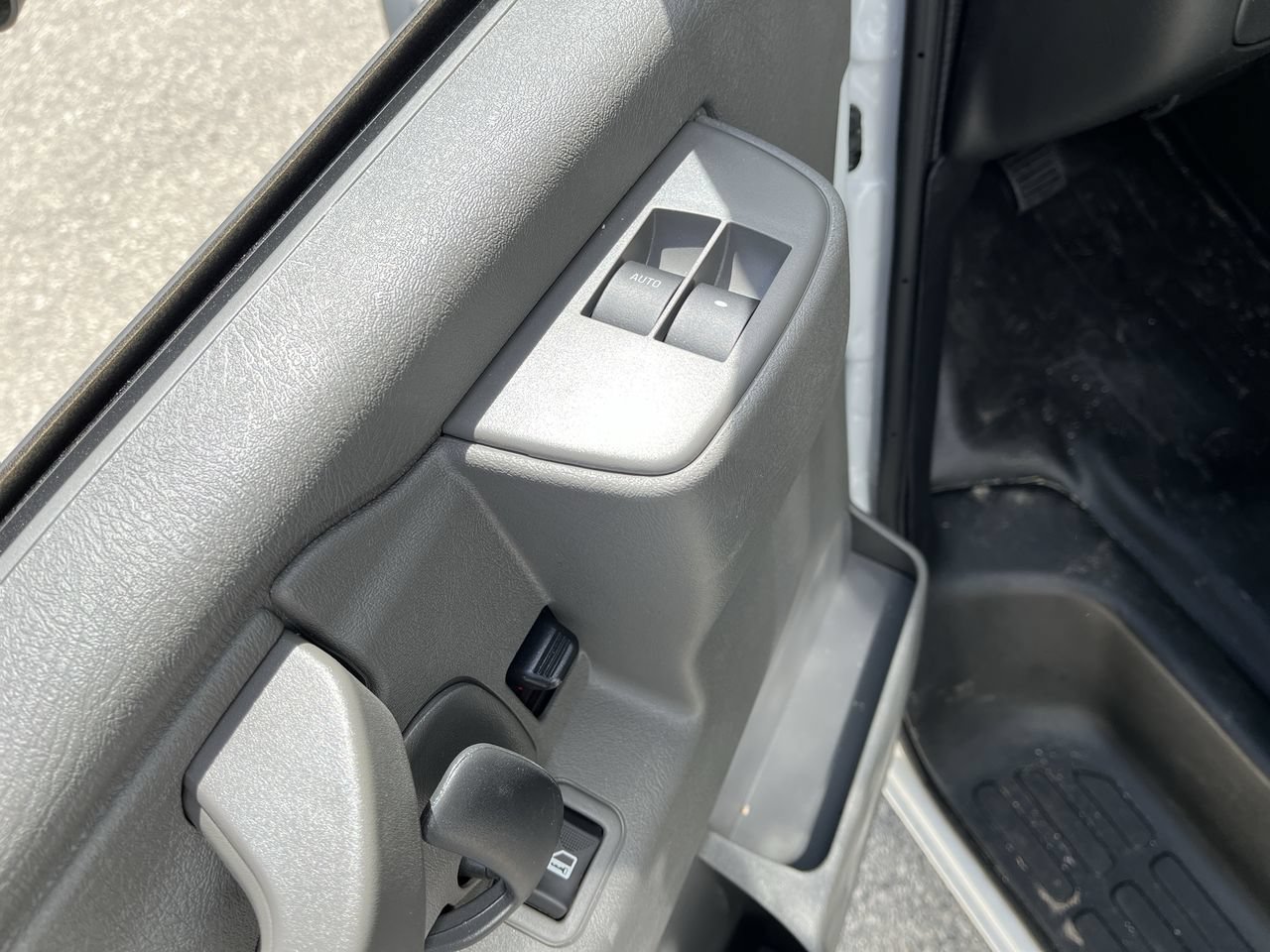 New 2026 GMC Savana 3500 Extended w/ Power Convenience Package RWD image 7