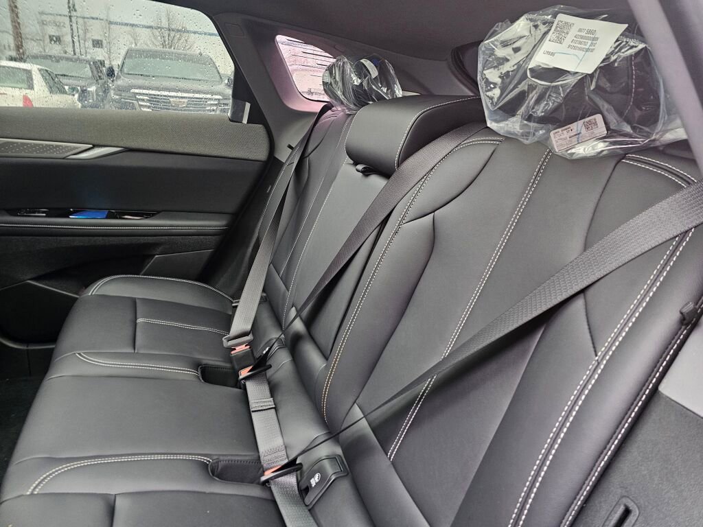 New 2026 Cadillac Optiq Luxury 1 image 22