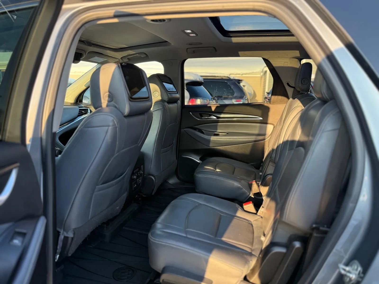 Used 2018 Buick Enclave Premium w/ Experience Buick Package image 10