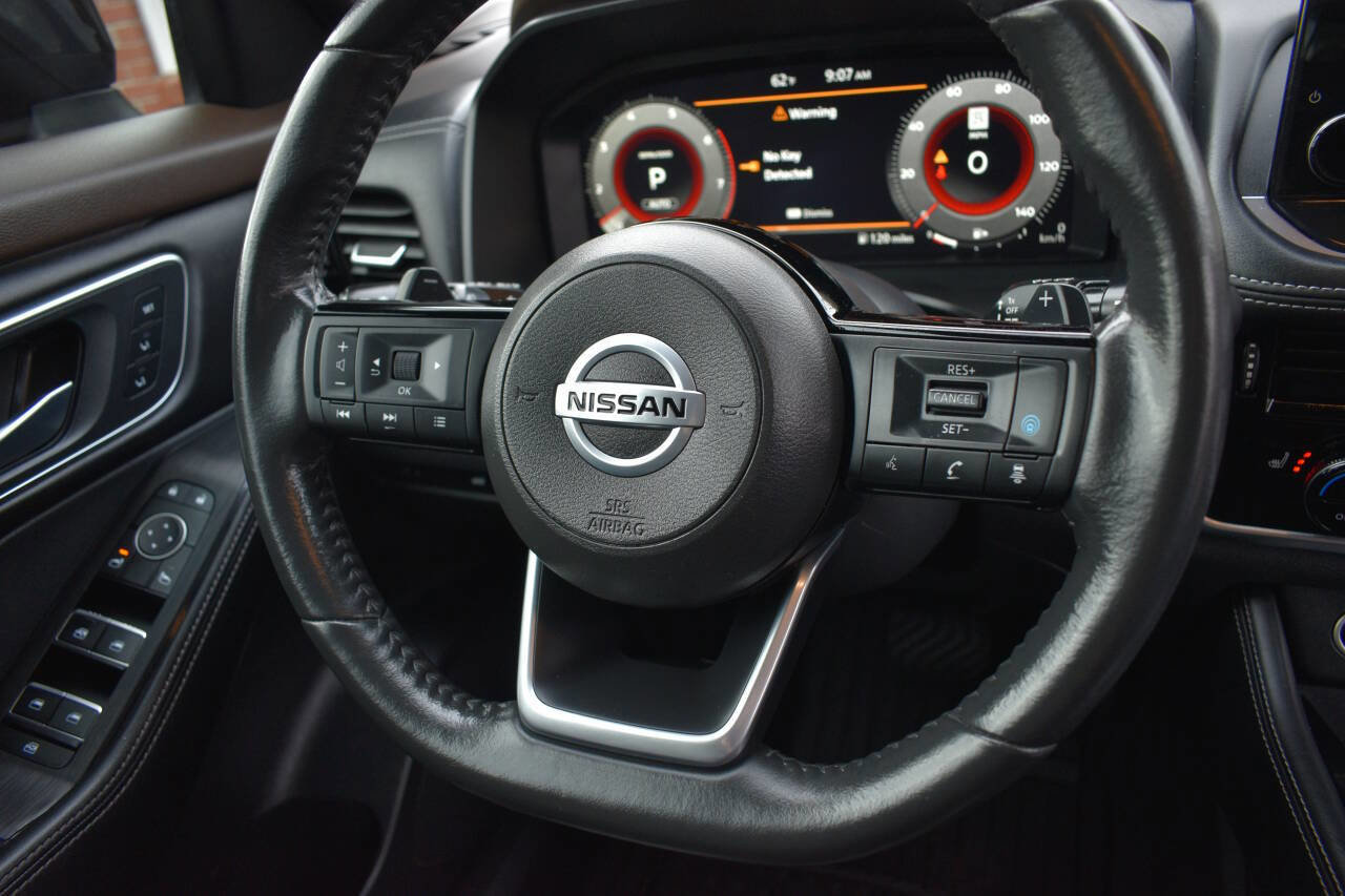 Used 2021 Nissan Rogue Platinum image 27