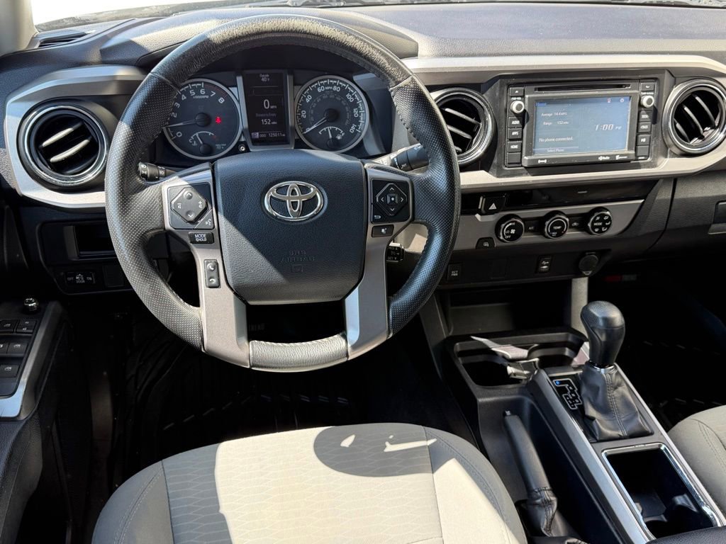Used 2017 Toyota Tacoma SR5 w/ Tow Package RWD image 10