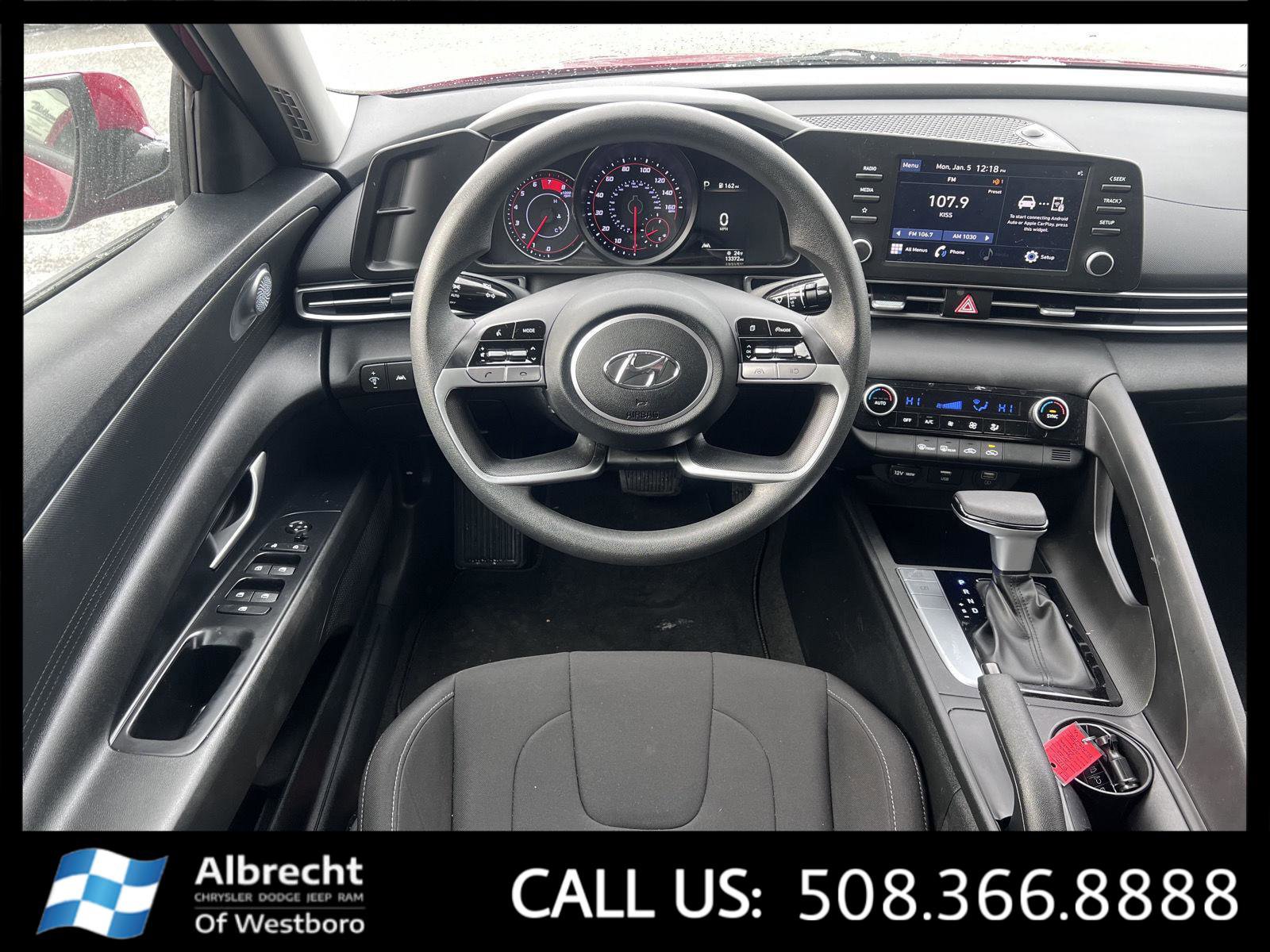 Used 2023 Hyundai Elantra SEL image 24