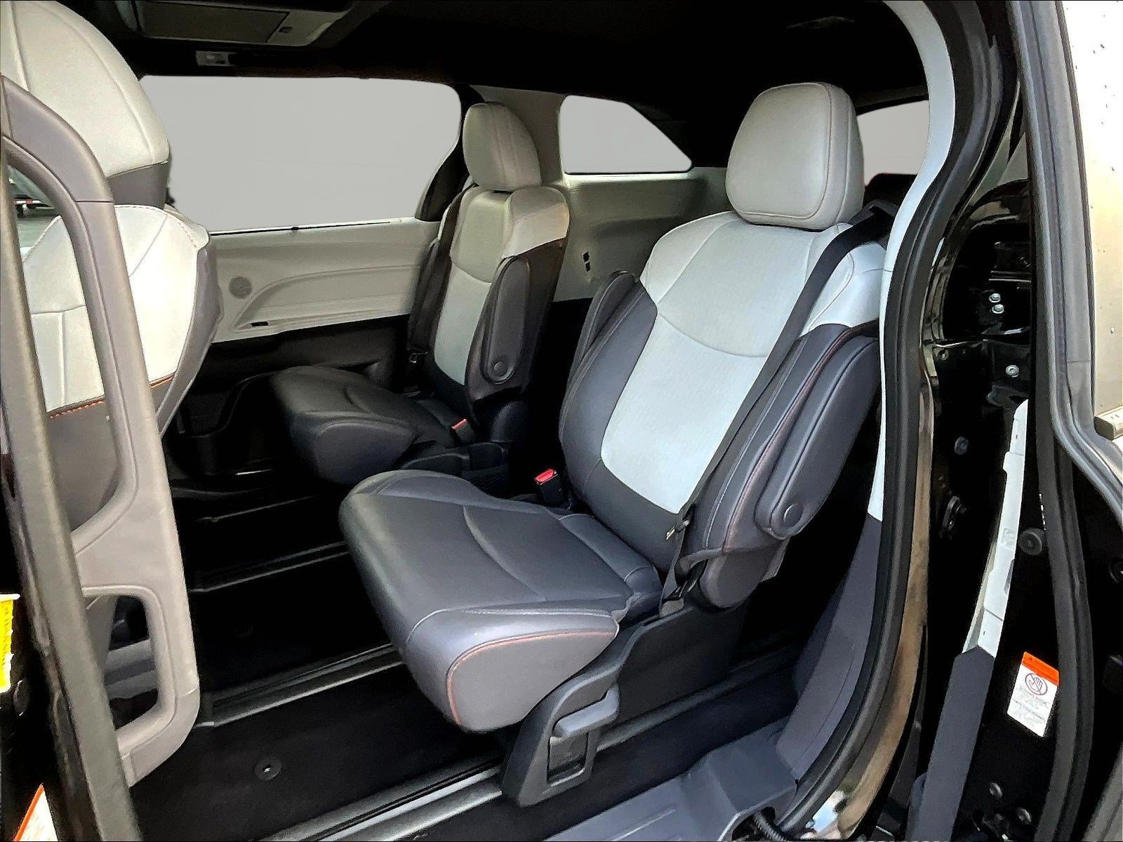 Used 2023 Toyota Sienna XSE w/ XSE Plus Package AWD/4WD image 22