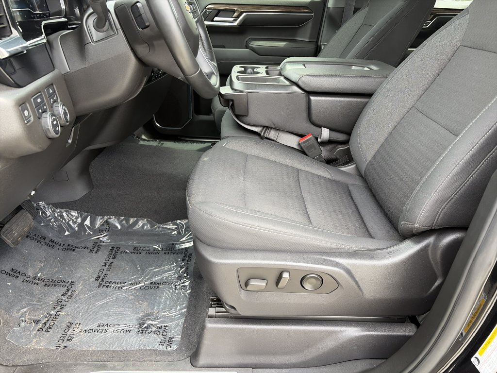 Used 2023 Chevrolet Silverado 1500 LT AWD/4WD image 13