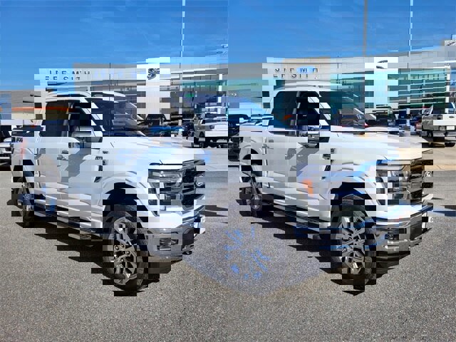 New 2025 Ford F150 Lariat w/ Equipment Group 501A Mid