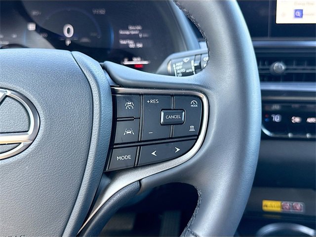 Used 2025 Lexus UX 300h FWD image 39