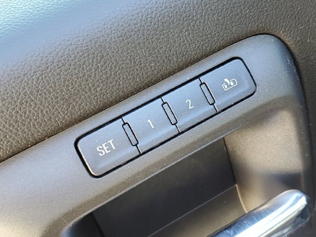 Used 2015 Chevrolet Silverado 1500 LTZ Z71 w/ Custom Sport Edition AWD/4WD image 23