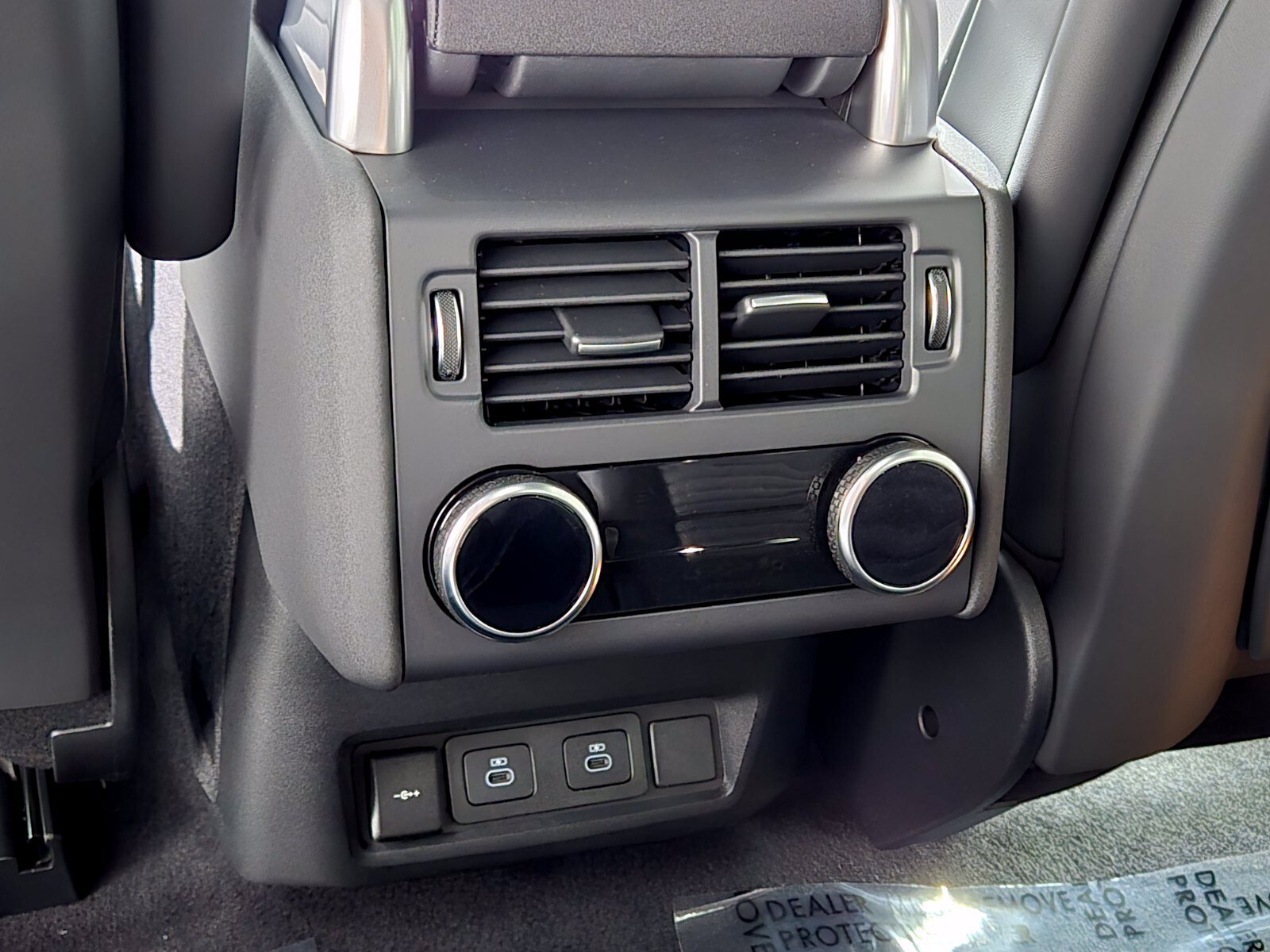 New 2026 Land Rover Discovery Dynamic SE AWD/4WD image 14