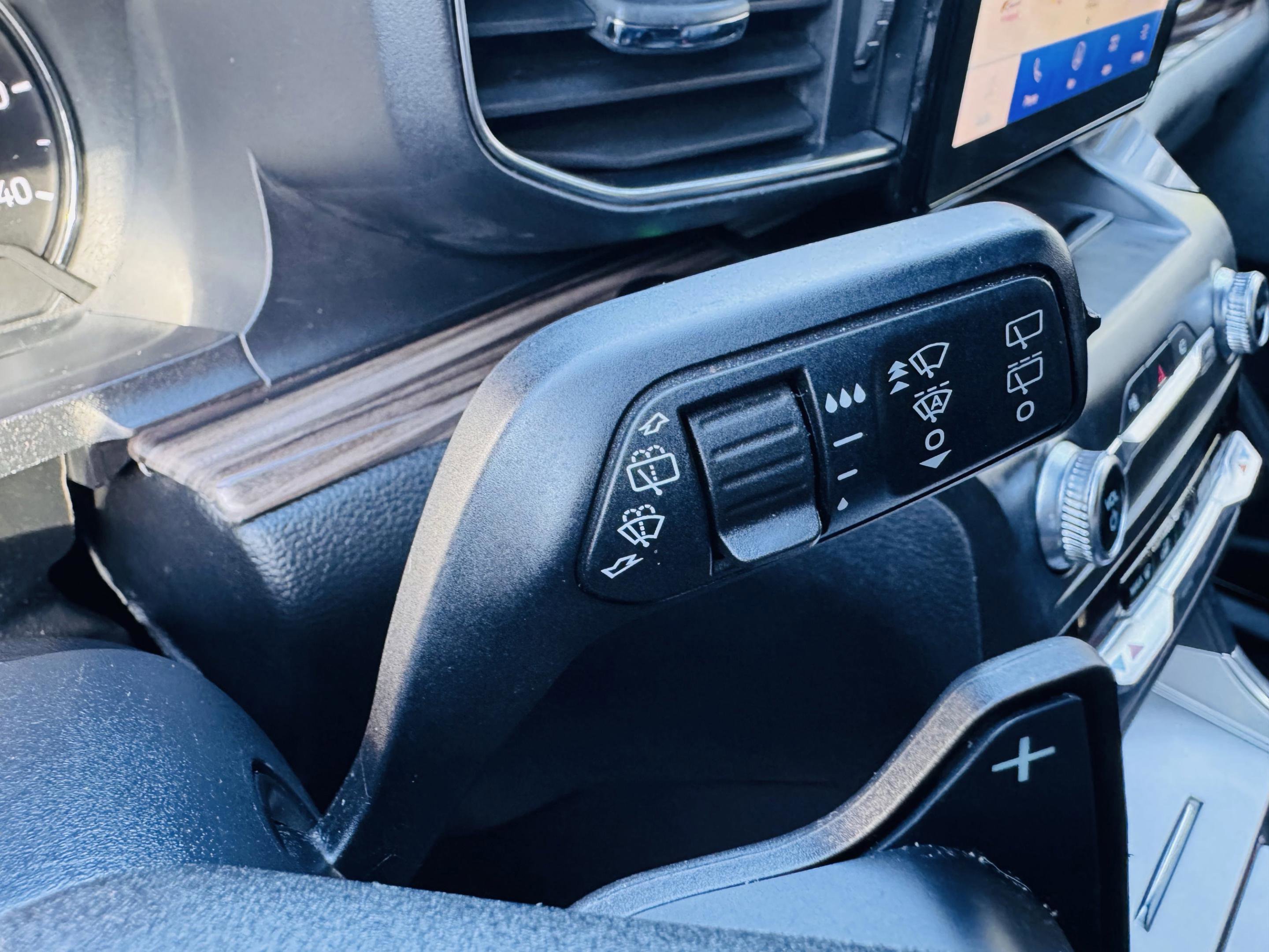 Used 2020 Ford Explorer Limited w/ Class III Trailer Tow Package image 16