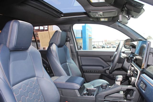 Used 2026 Toyota 4Runner Platinum AWD/4WD image 18