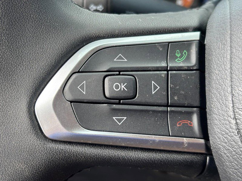 Used 2024 Jeep Compass Latitude image 17