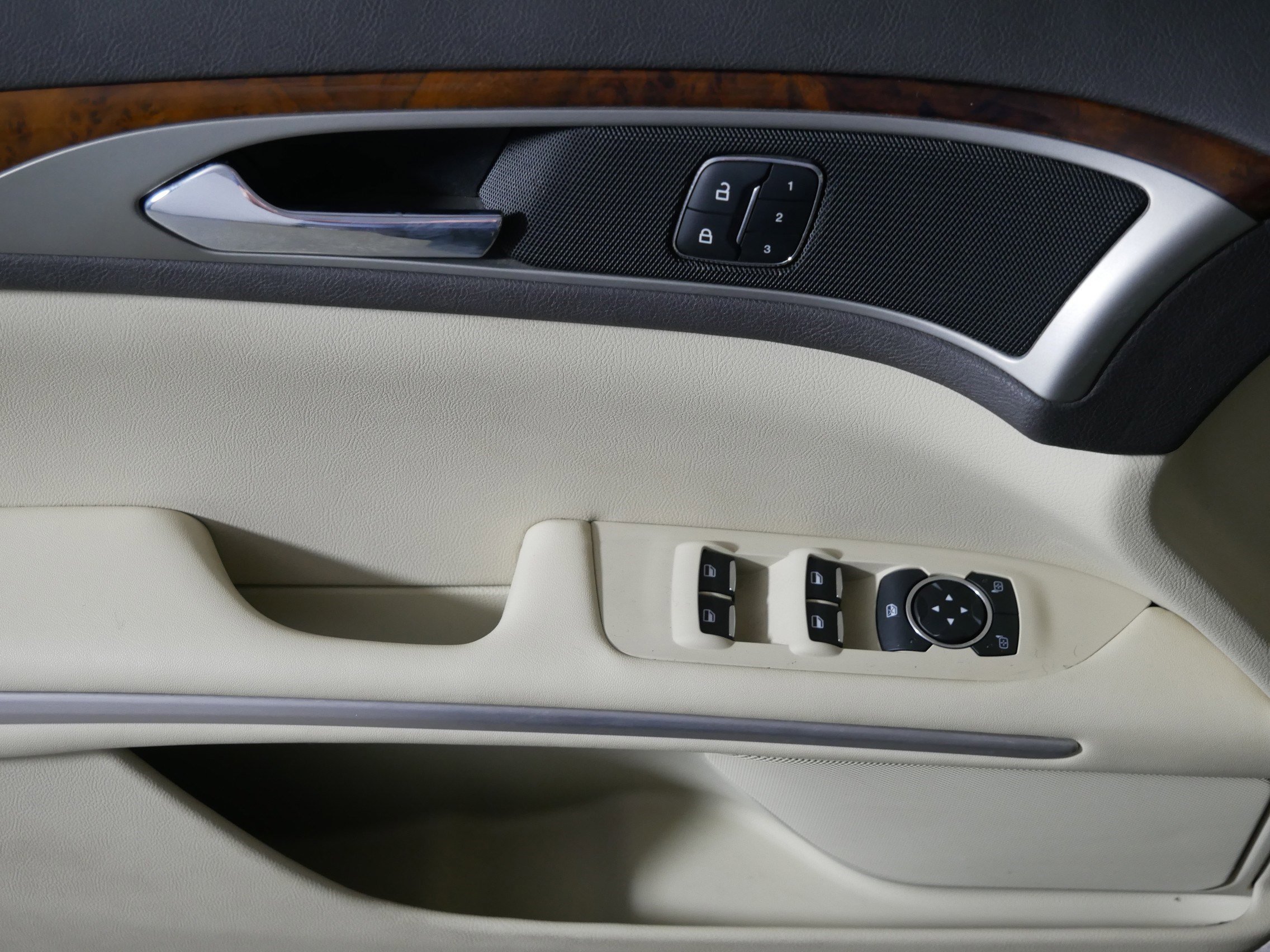 Used 2014 Lincoln MKZ AWD w/ Equipment Group 102A Reserve image 19