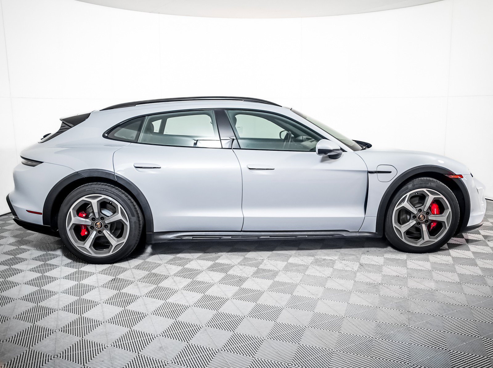 Certified 2023 Porsche Taycan 4S image 9