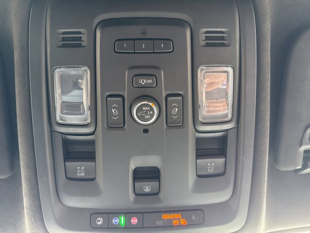 Used 2022 Cadillac Escalade ESV Premium Luxury Platinum image 45