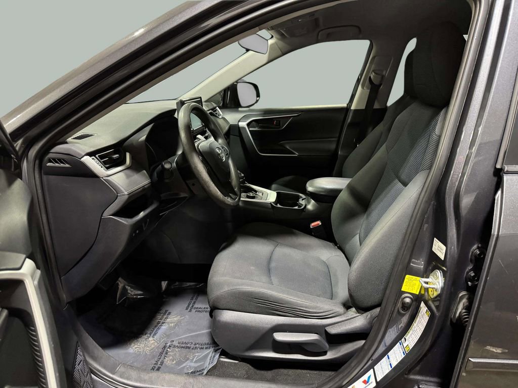 Used 2019 Toyota RAV4 LE image 20
