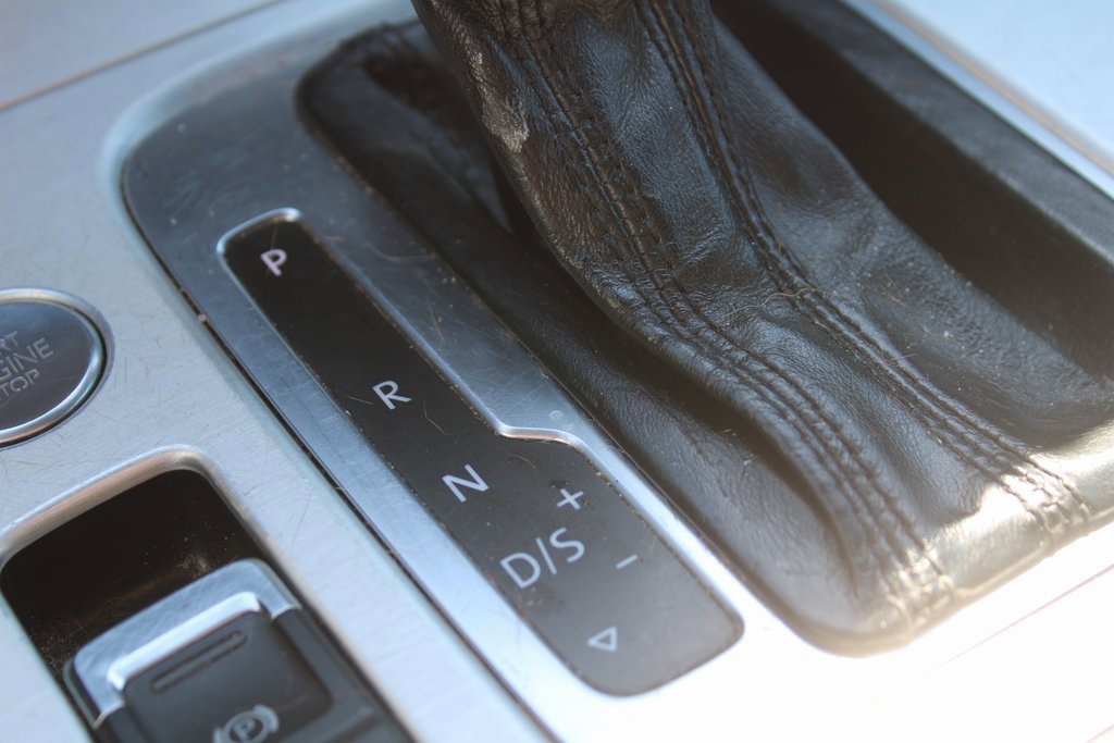 Used 2017 Volkswagen Touareg Wolfsburg Edition image 36