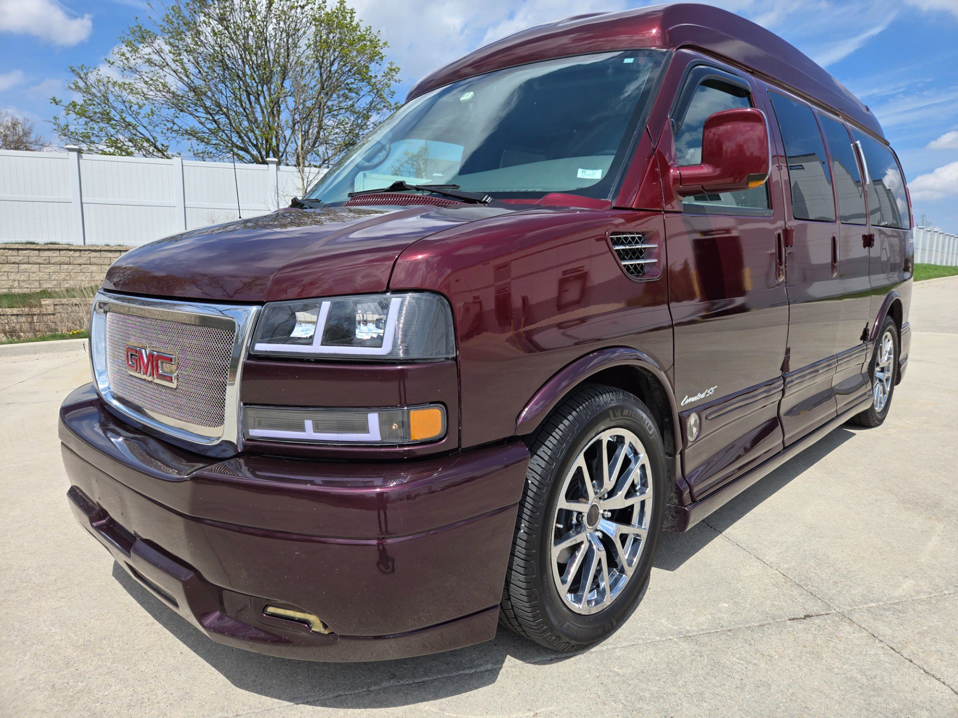 Used 2012 GMC Savana 1500 RWD image 2