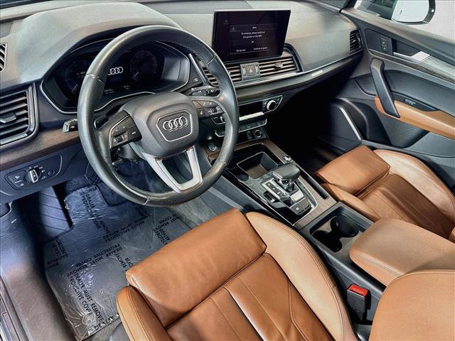 Used 2023 Audi Q5 e Premium w/ Convenience Package AWD/4WD image 9