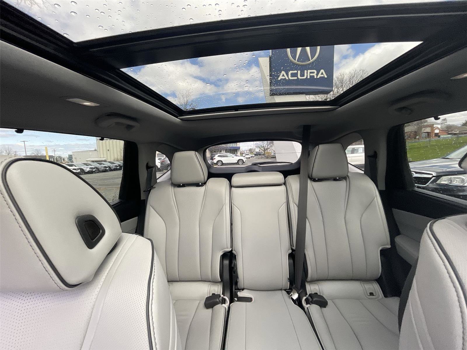 Used 2023 Acura MDX SH-AWD w/ Advance Package image 30