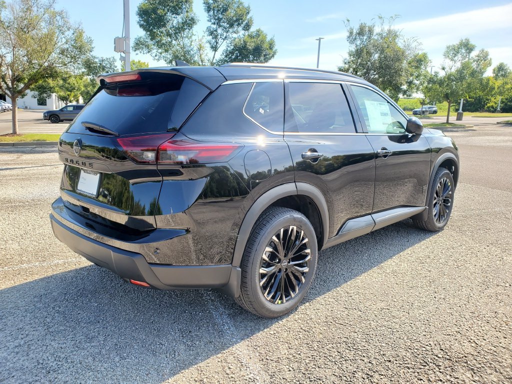 New 2026 Nissan Rogue Dark Armor FWD image 4