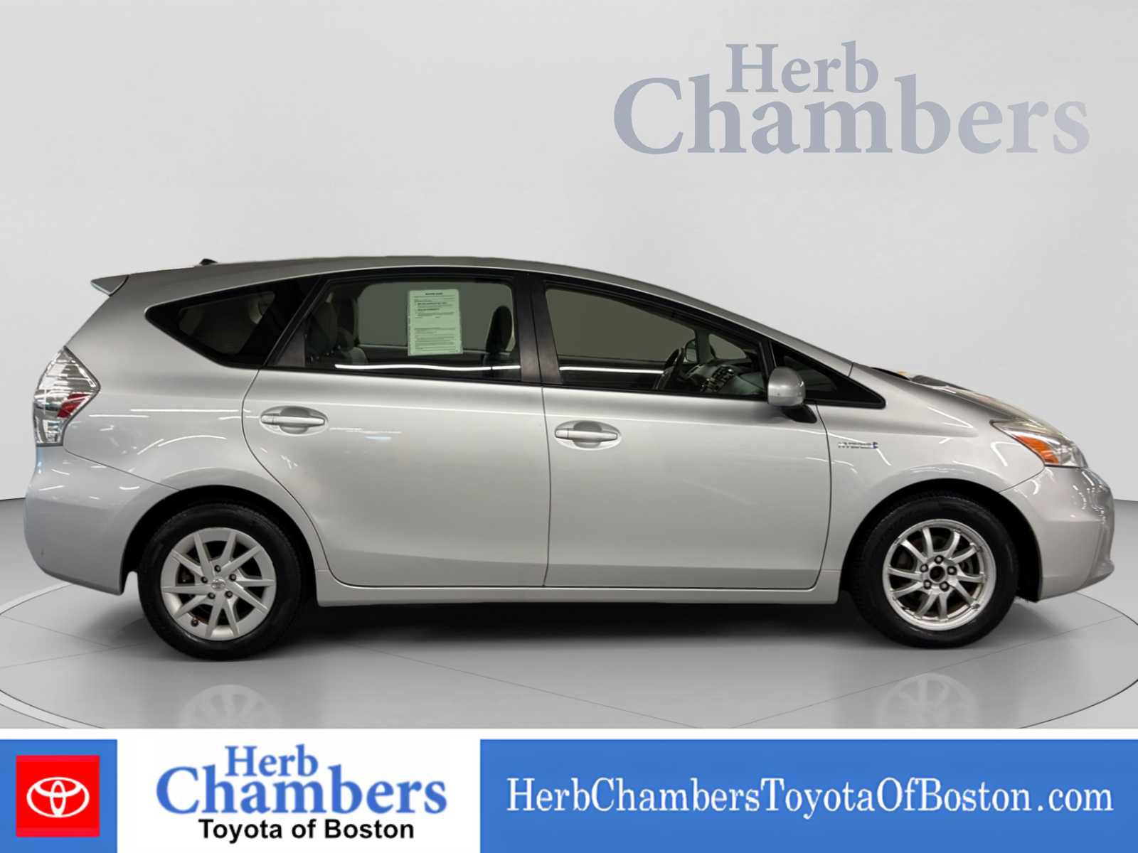 Used 2013 Toyota Prius V Two FWD image 10