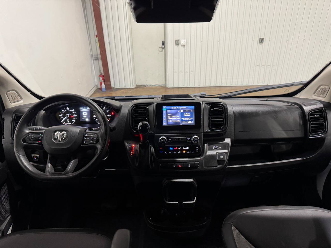 Used 2025 RAM ProMaster 2500 w/ Convenience Group FWD image 14
