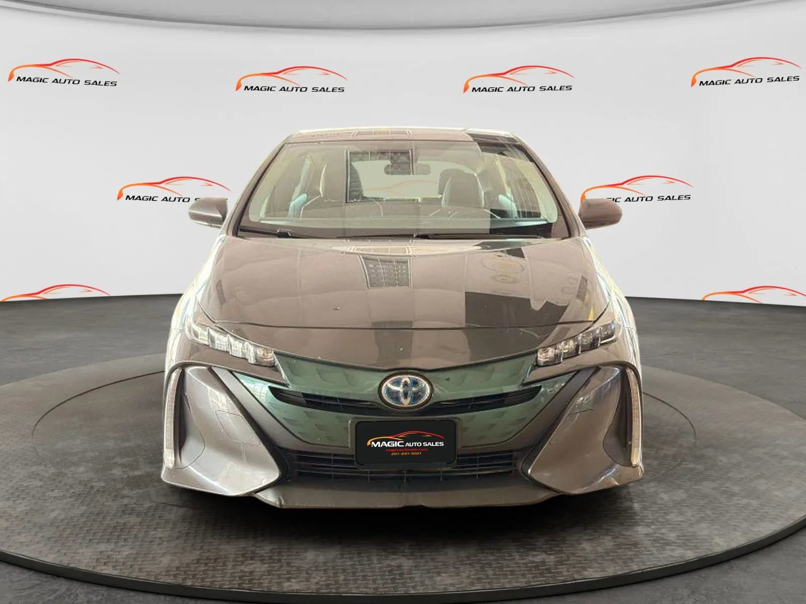 Used 2017 Toyota Prius Prime Premium FWD image 3