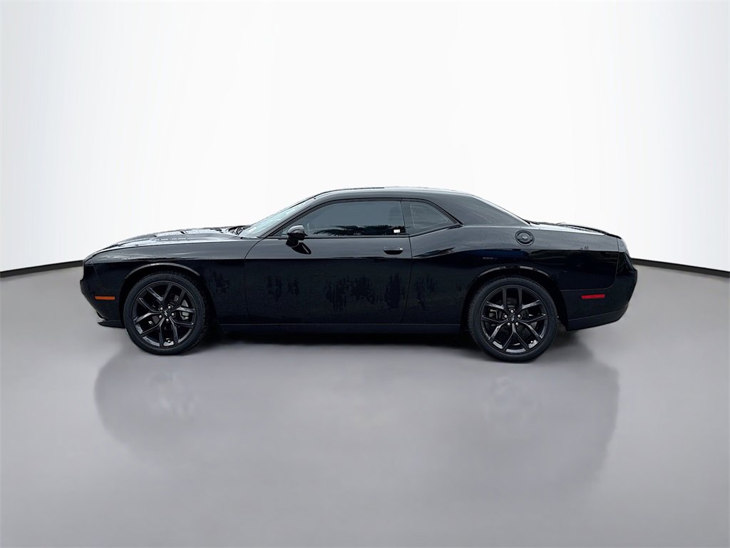 Used 2023 Dodge Challenger SXT w/ Blacktop Package image 4