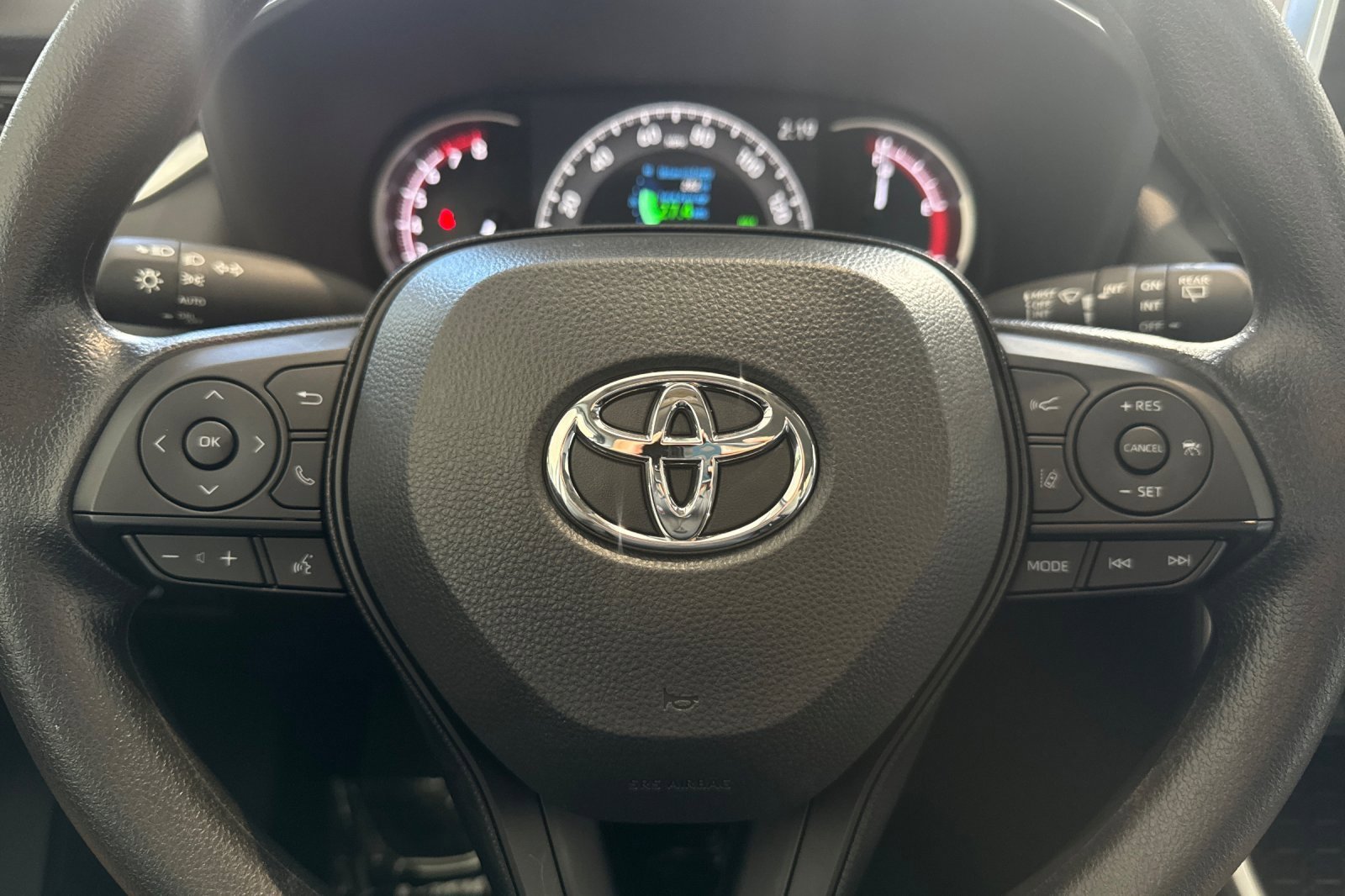Certified 2025 Toyota RAV4 XLE image 30