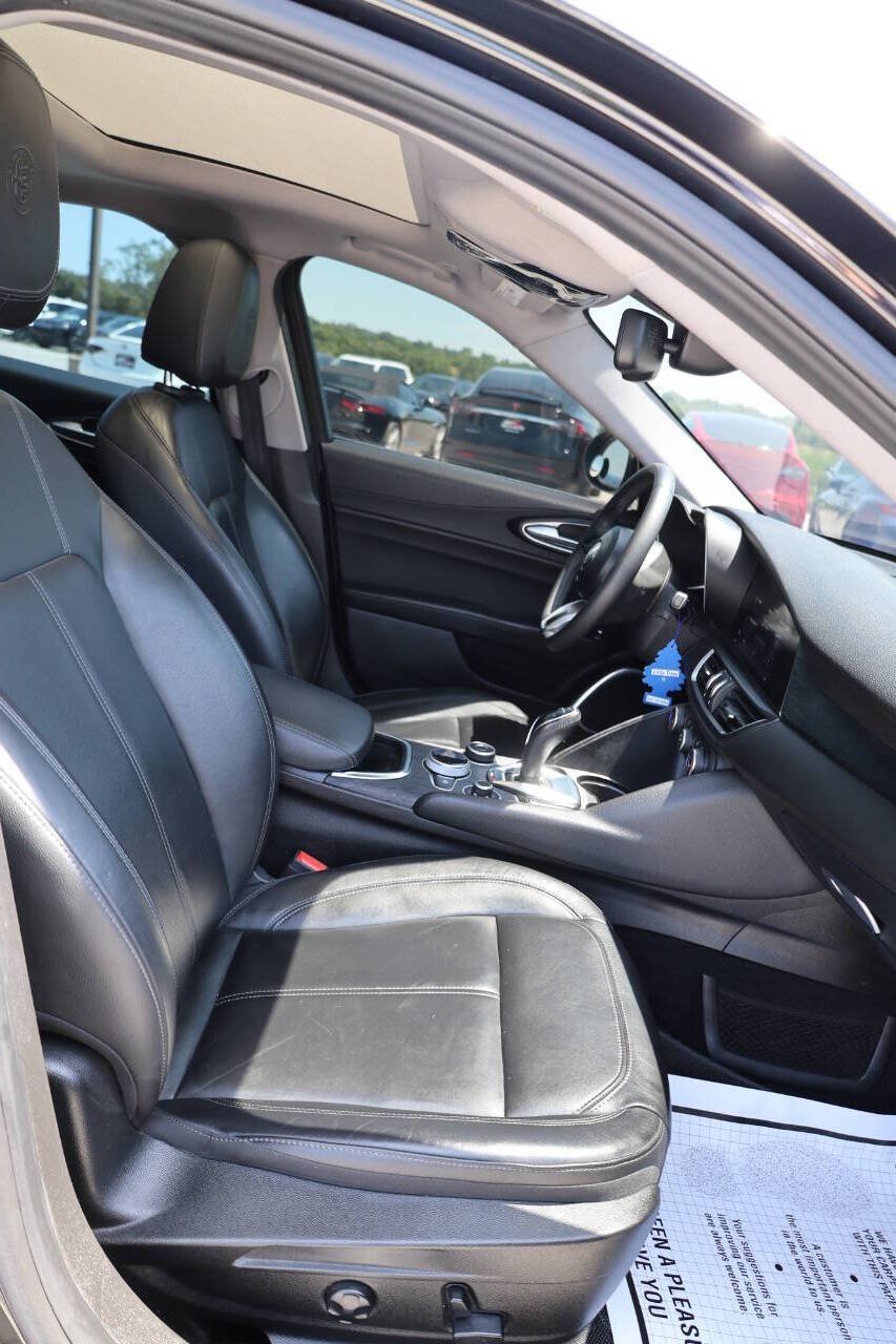 Used 2020 Alfa Romeo Giulia AWD w/ Cold Weather Package image 14