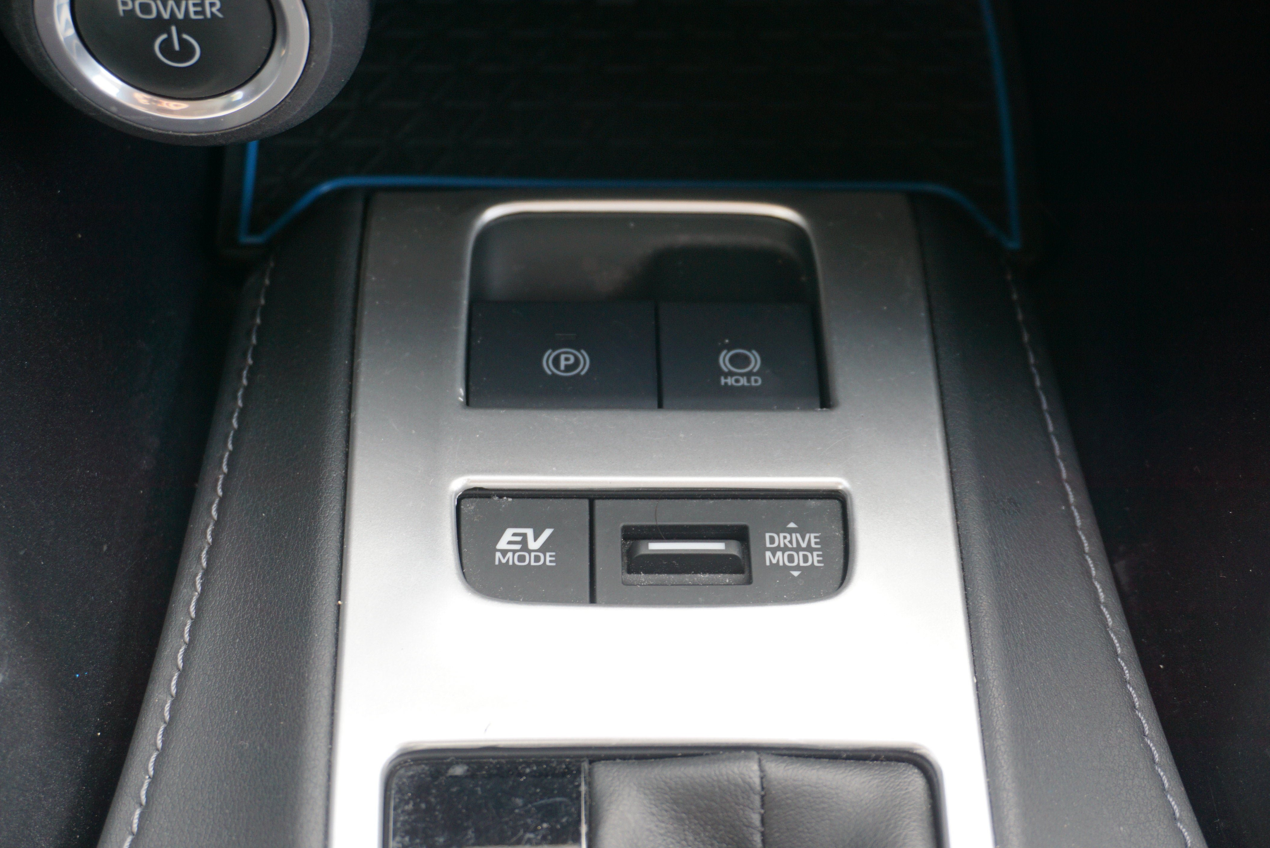Used 2023 Toyota Venza LE AWD/4WD image 12