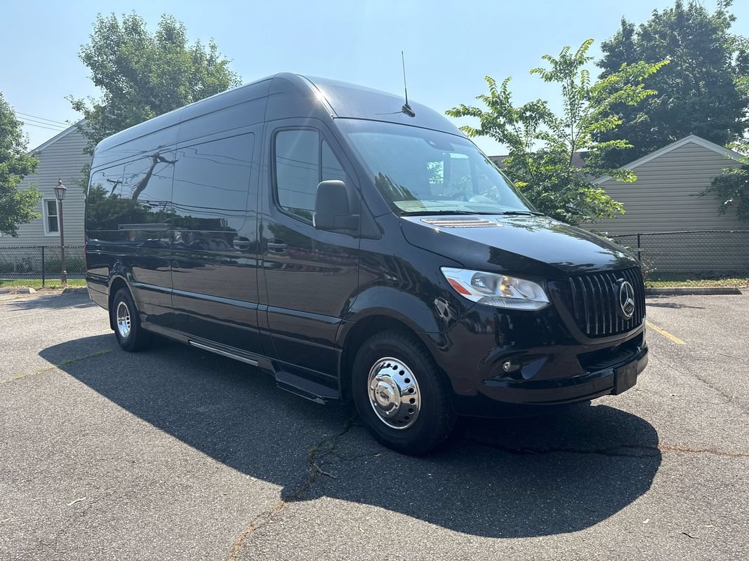 Used 2021 Mercedes-Benz Sprinter 3500 image 9