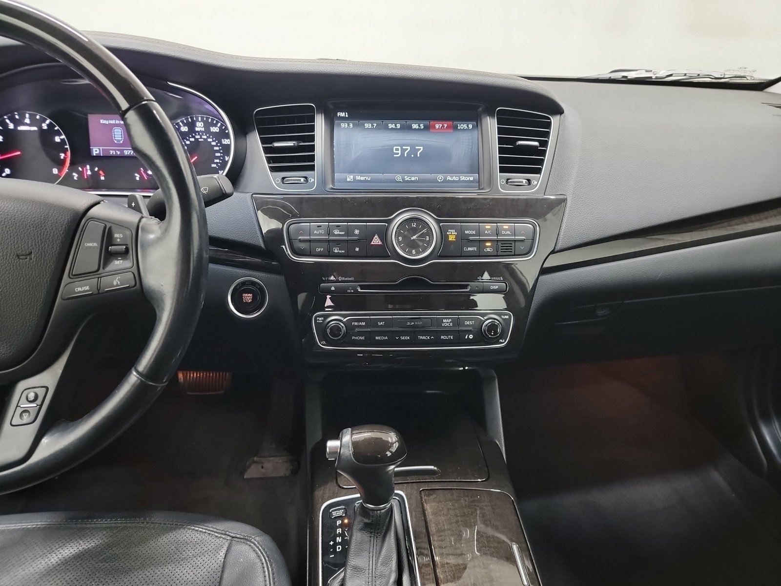 Used 2015 Kia Cadenza Premium image 20