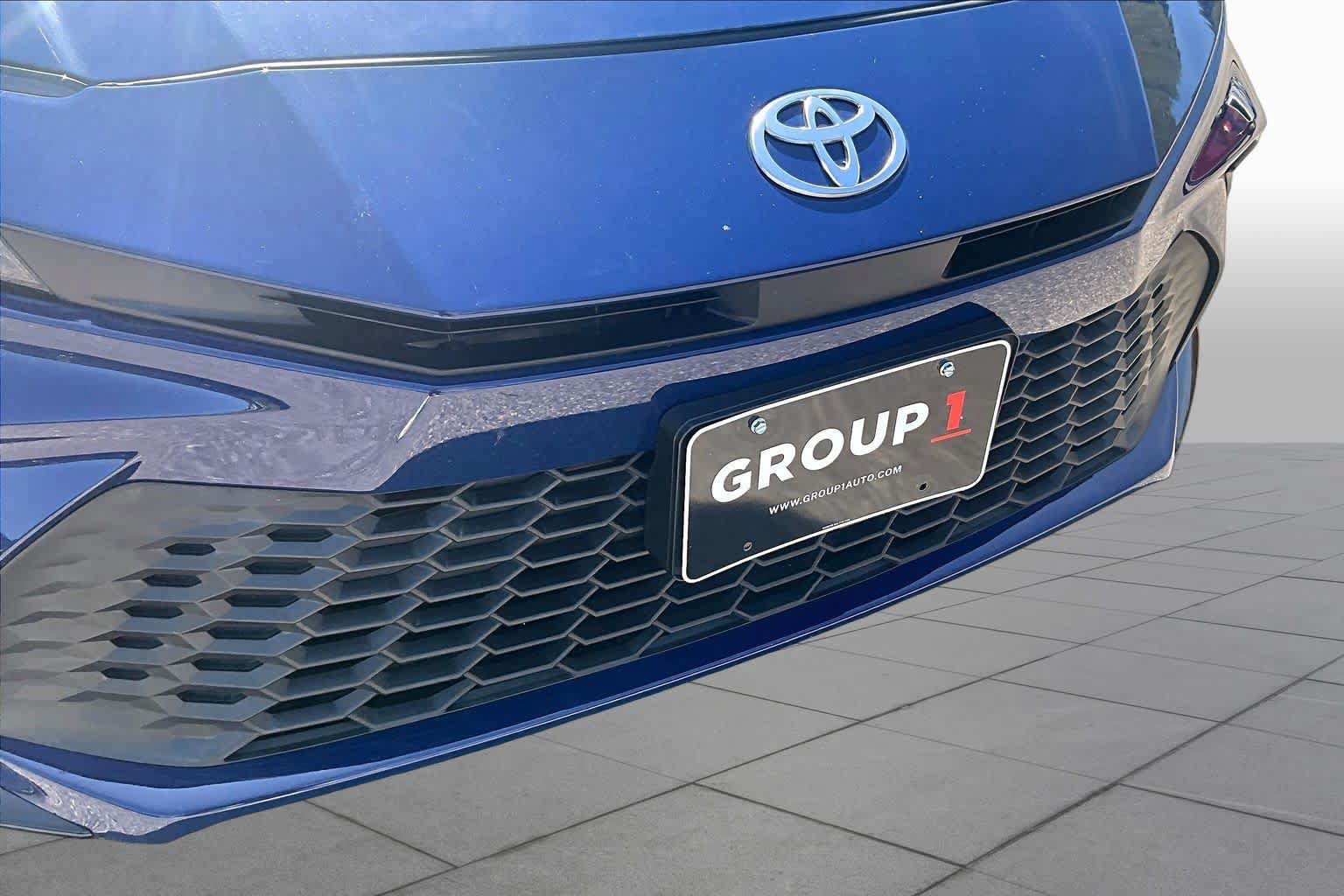 Used 2025 Toyota Camry SE FWD image 29