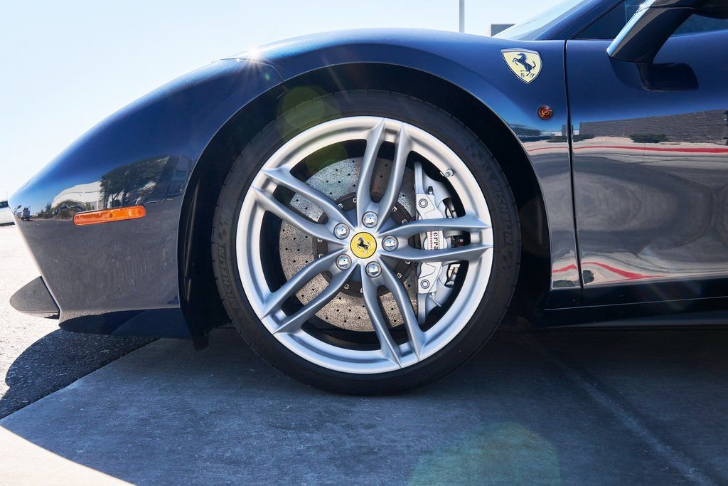 Used 2018 Ferrari 488 GTB image 3