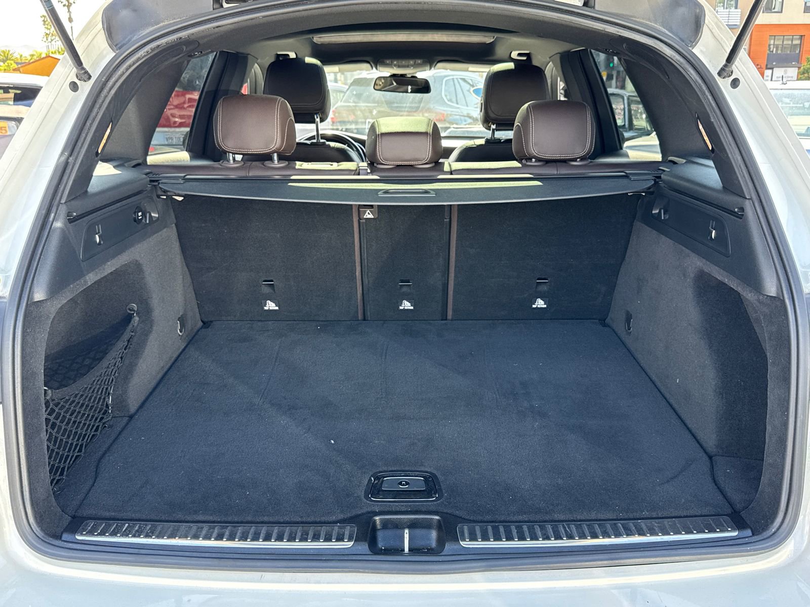 Used 2017 Mercedes-Benz GLC 300 w/ Premium 2 Package image 9