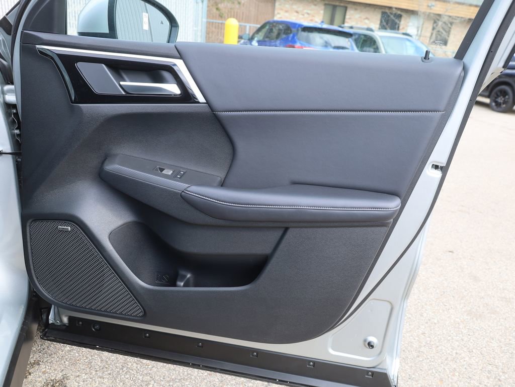 New 2025 Mitsubishi Outlander SE image 16