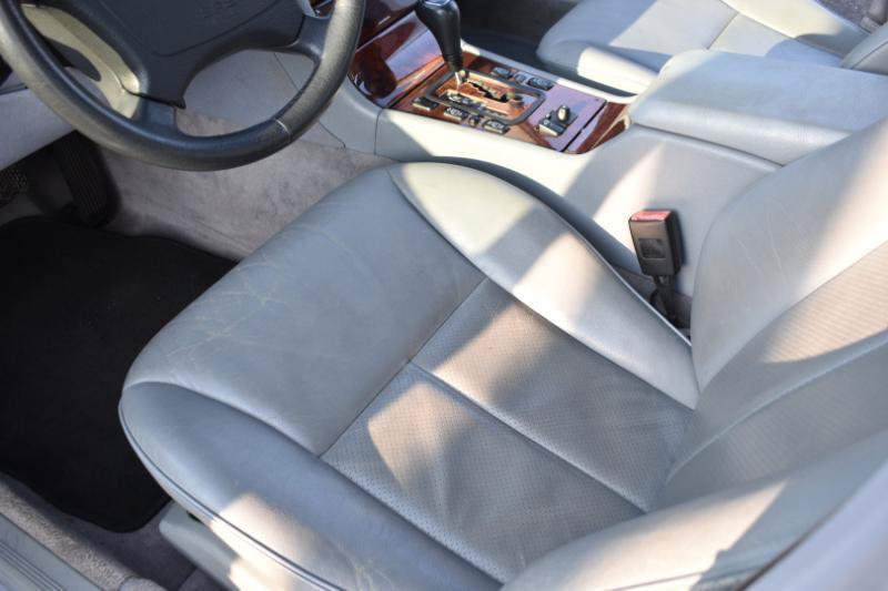 Used 1999 Mercedes-Benz E 320 Sedan image 10