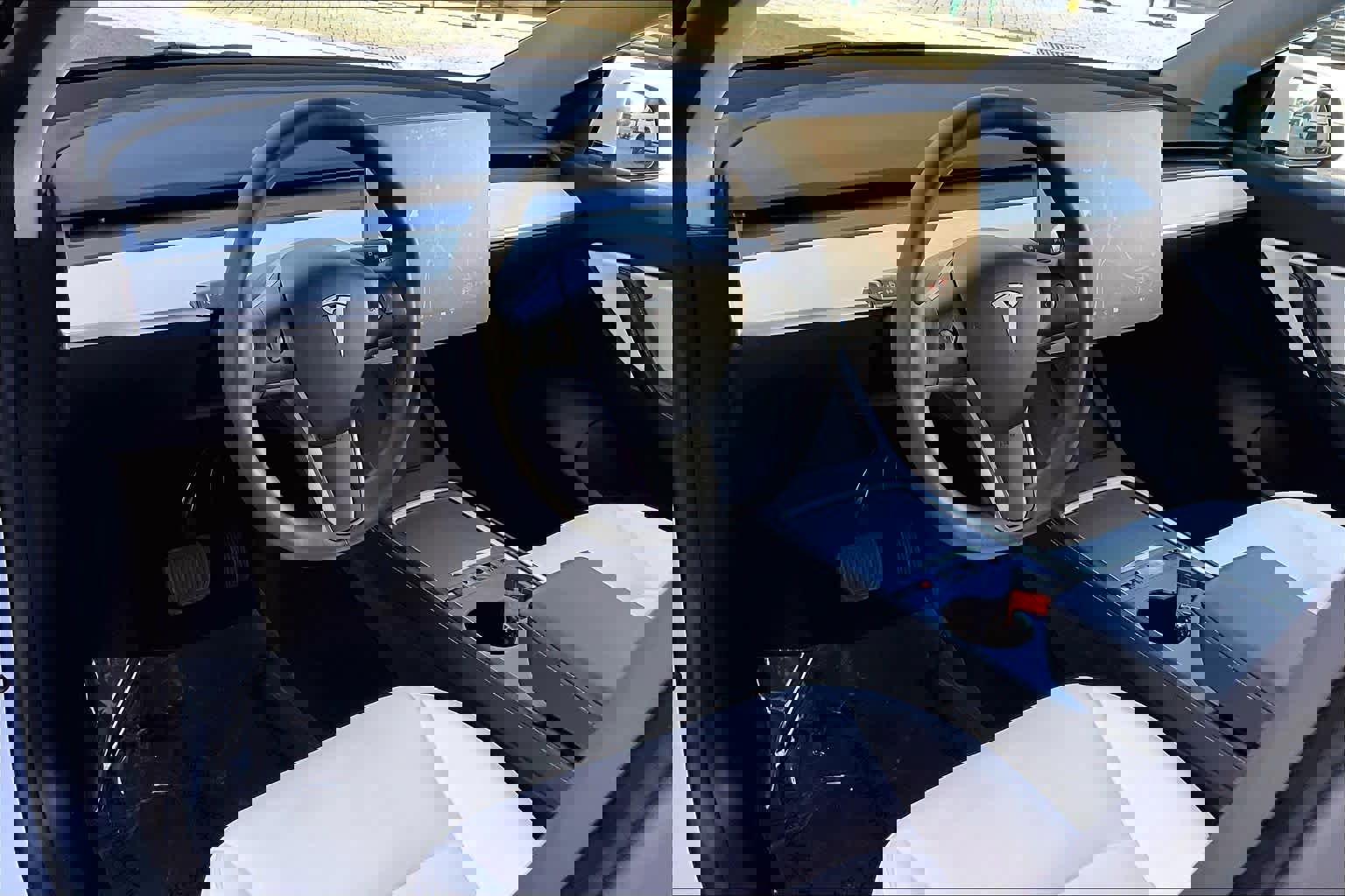 Used 2021 Tesla Model Y Long Range image 16