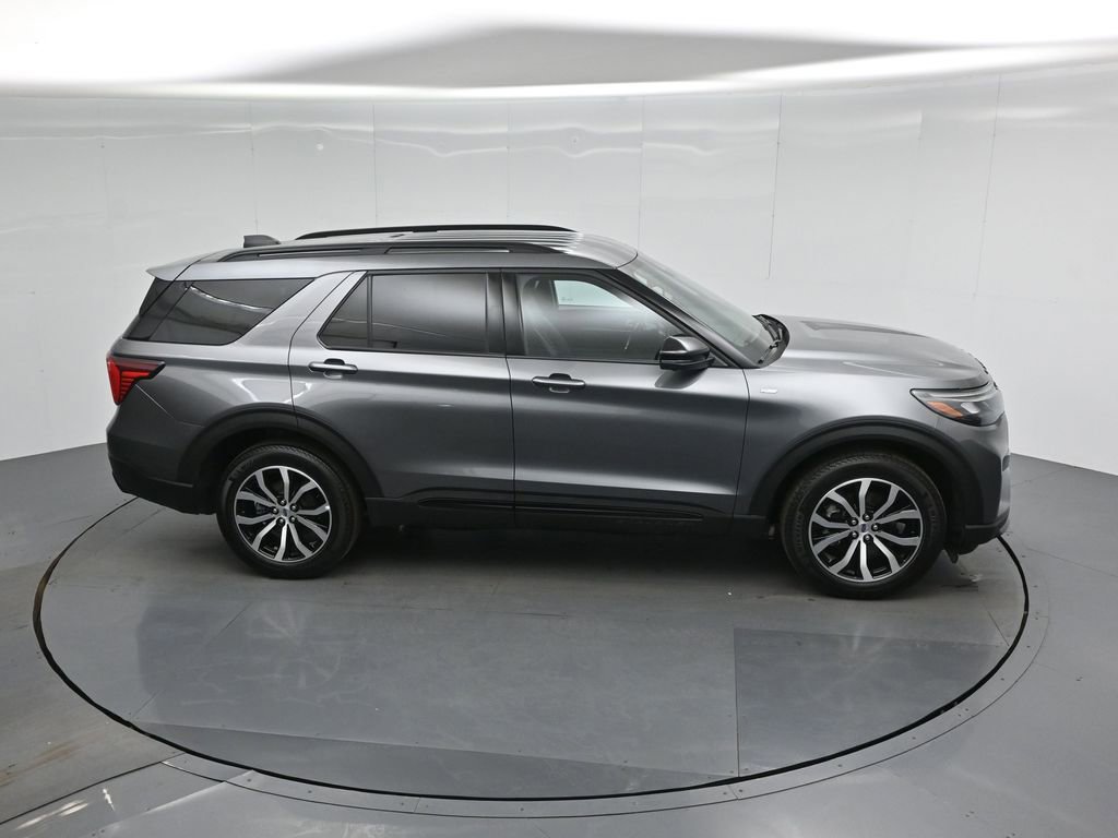 Used 2025 Ford Explorer ST-Line image 56