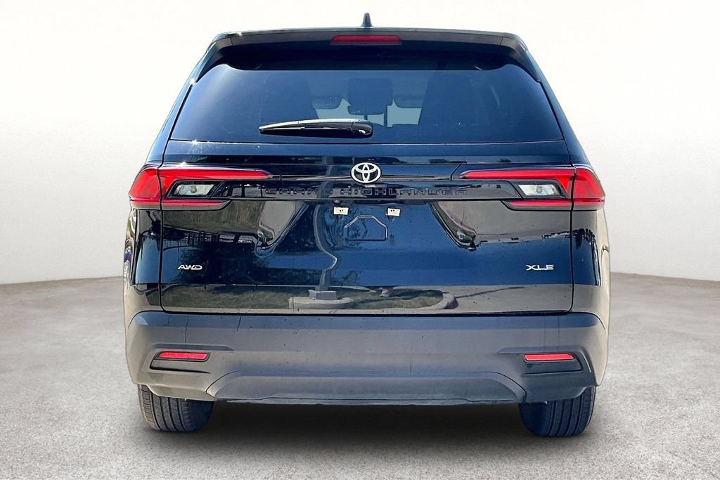 Used 2025 Toyota Grand Highlander AWD image 4
