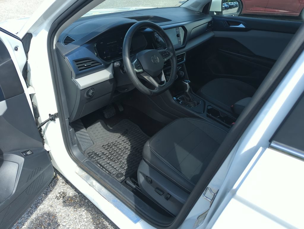 Certified 2023 Volkswagen Taos SE w/ Panoramic Sunroof Package FWD image 11