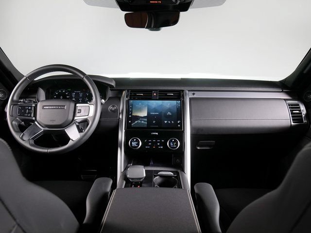 Certified 2025 Land Rover Discovery Dynamic SE AWD/4WD image 4