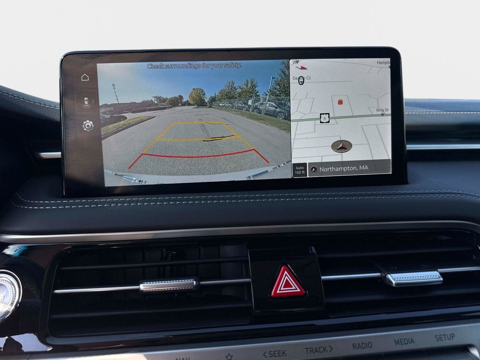 Used 2025 Genesis G70 2.5T image 25