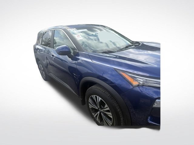 Used 2023 Nissan Rogue SV AWD/4WD image 2