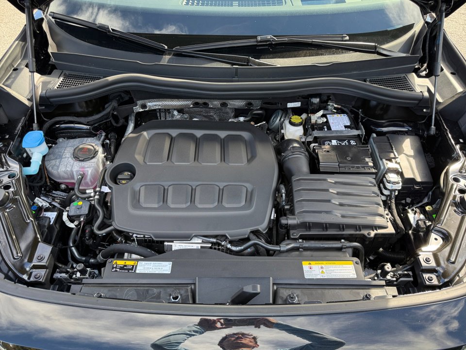 New 2026 Volkswagen Tiguan SE R-Line image 16