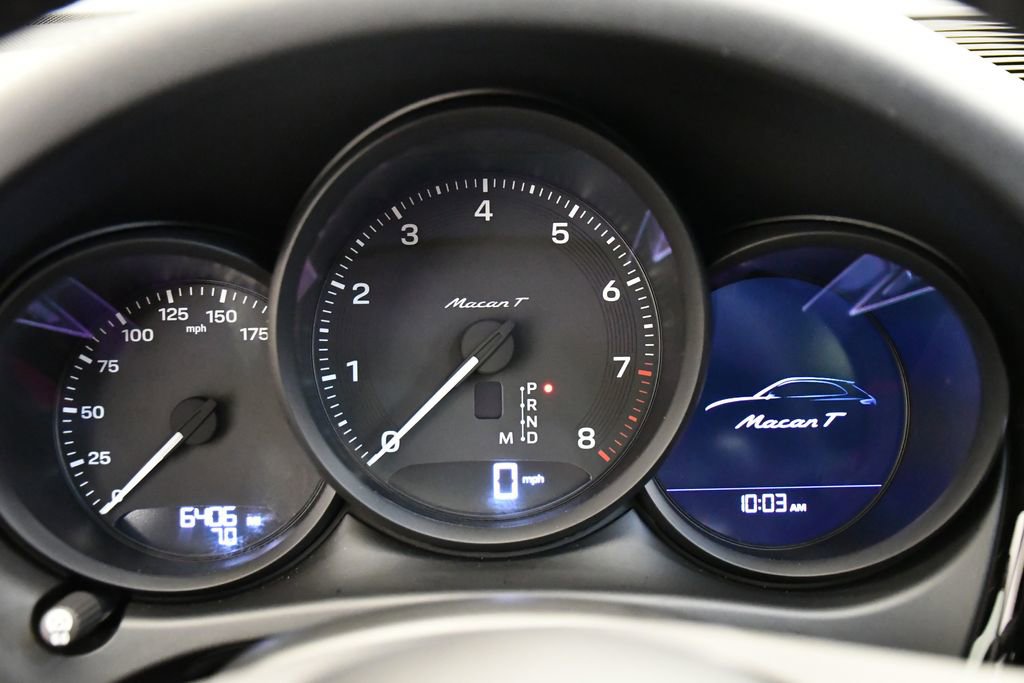 Certified 2025 Porsche Macan Turbo image 26